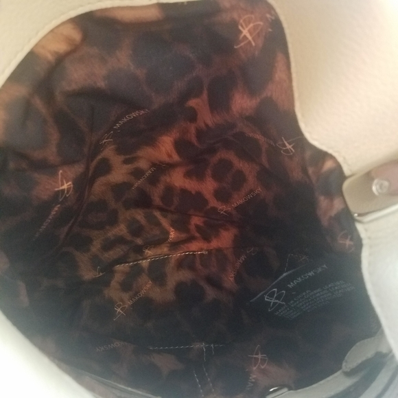 B Makowsky Crossbody - Picture 10 of 15